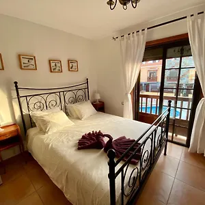  Homestay Bedroom Medanomar 2